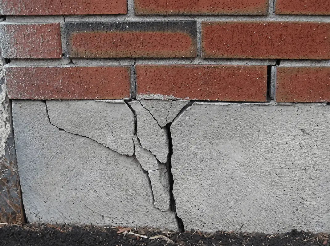 Concrete foundation with serious structural damage in Louisville, KY